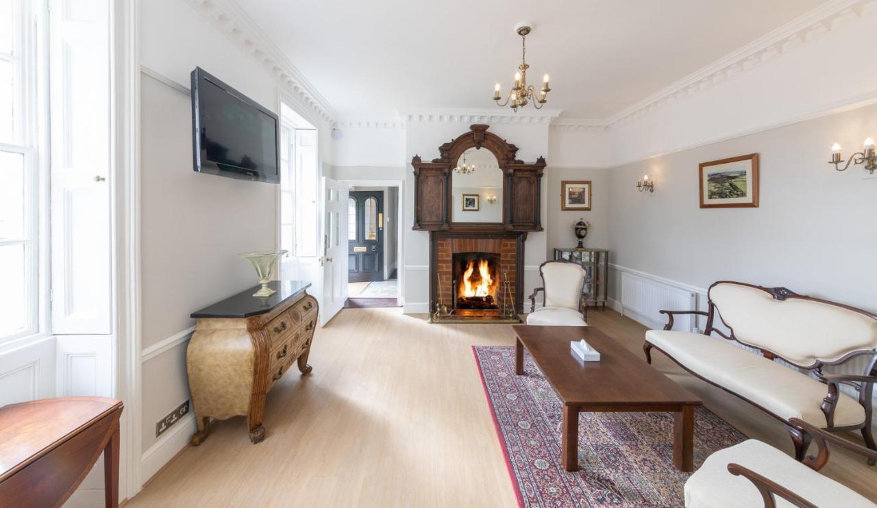 The French Partridge, 4*
